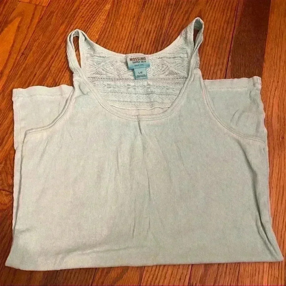 Bundle mossimo tanks and T-shirt women’s - Picture 3 of 11